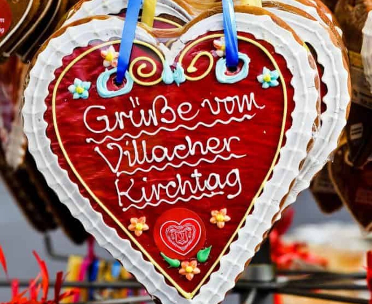 hart formed from gingerbread on the famous Villacher Kirchtag | © Villacher Kirchtags GmbH