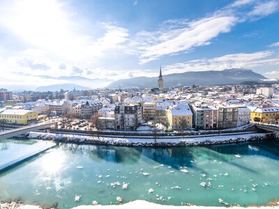 Stadt Villach im Winter mit Drau im Vordergrund | © Michael Stabentheiner / Kärnten Werbung GmbH