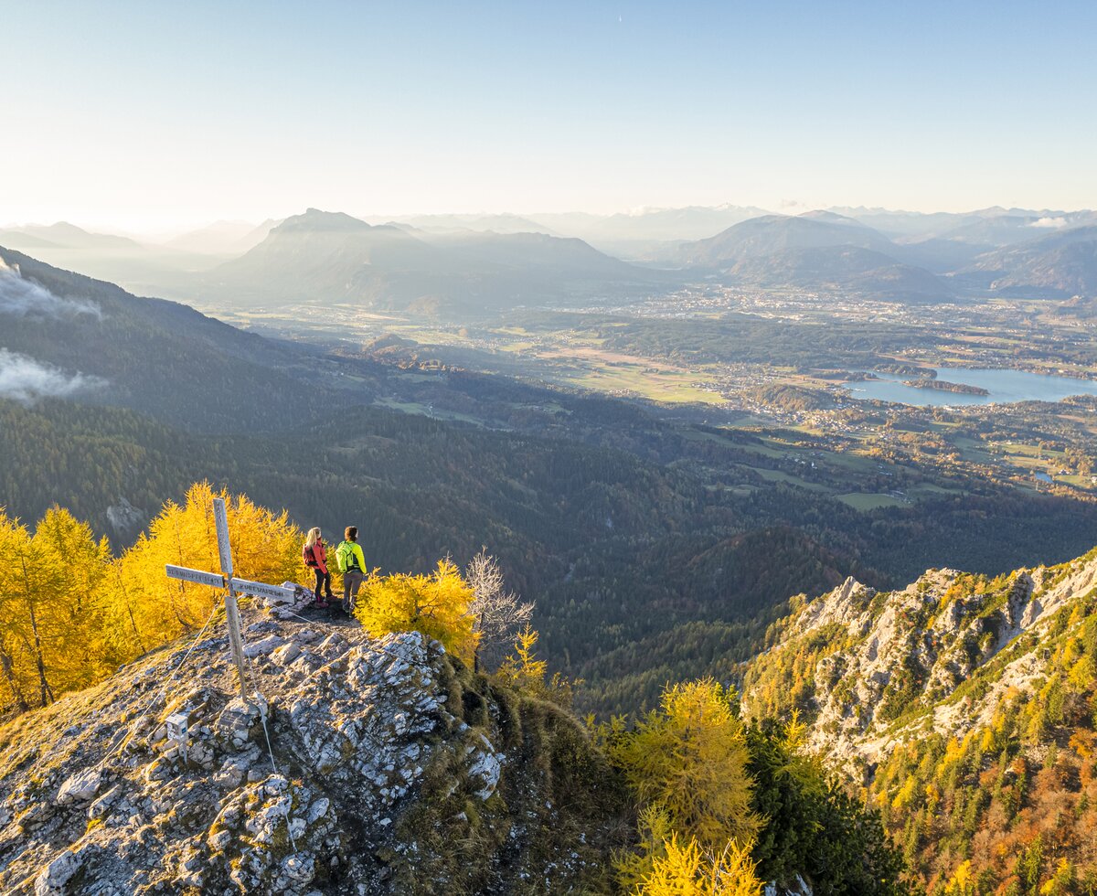 Blick von Ferlacher Spitze auf Kärntner Seen in der Region Villach im Herbst | © Gert Perauer / Region Villach - Faaker See - Ossiacher See