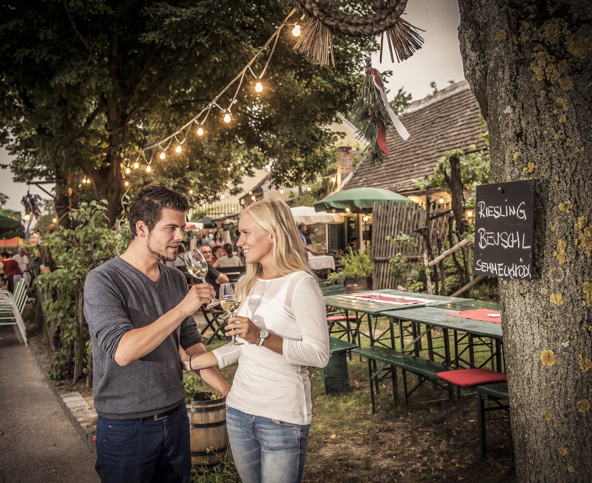 Couple at a wine festival | © Ursin Haus / Robert Herbst 