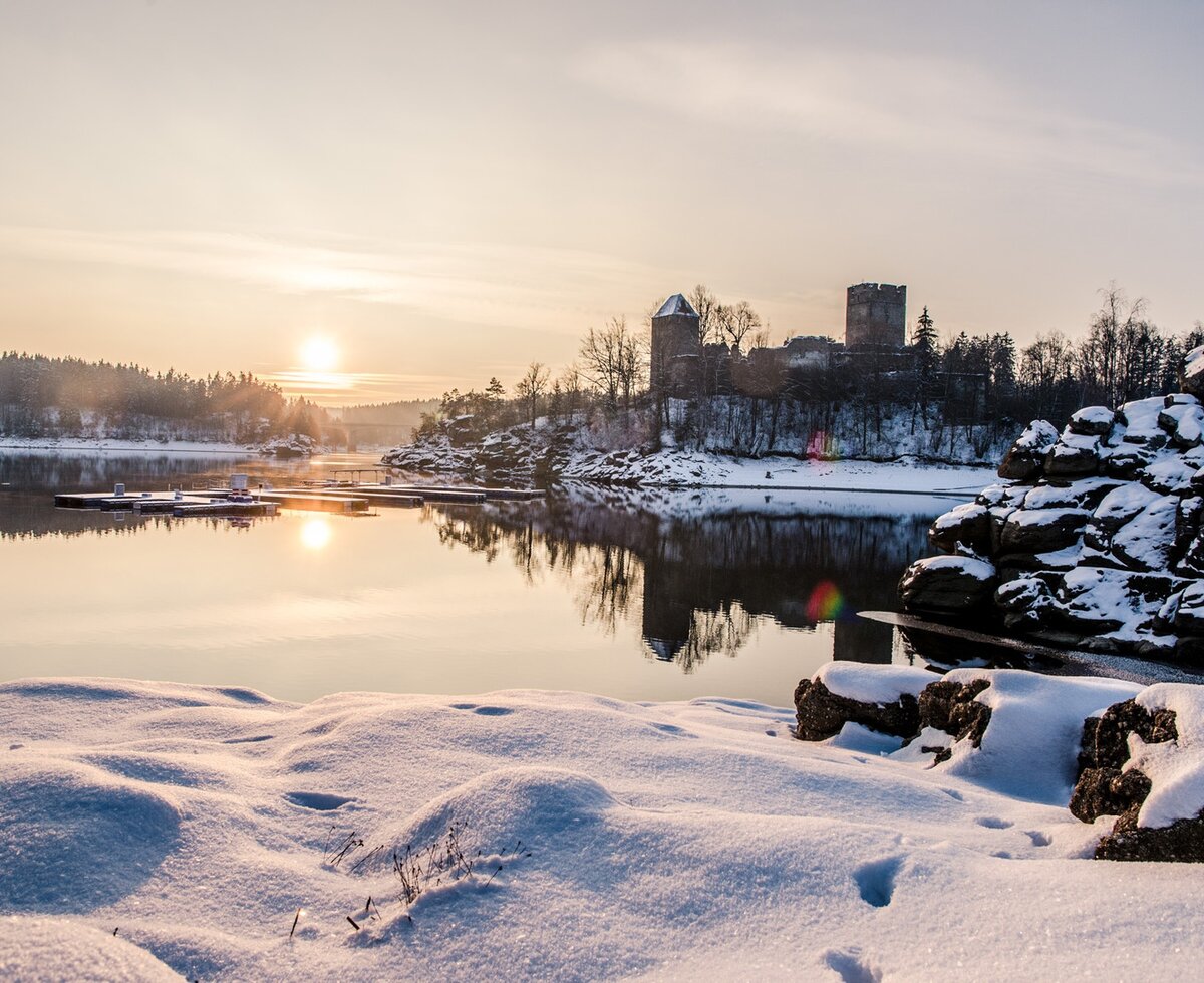 Ottenstein reservoir in snowy Waldviertel landscape  | © Waldviertel Tourismus / Robert Herbst