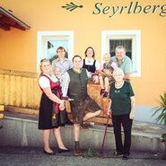 Gastgeber: Familie Rohrmanstorfer vom Landgasthof Seyrlberg | © Urlaub am Bauernhof Oberösterreich / Natascha Draxler