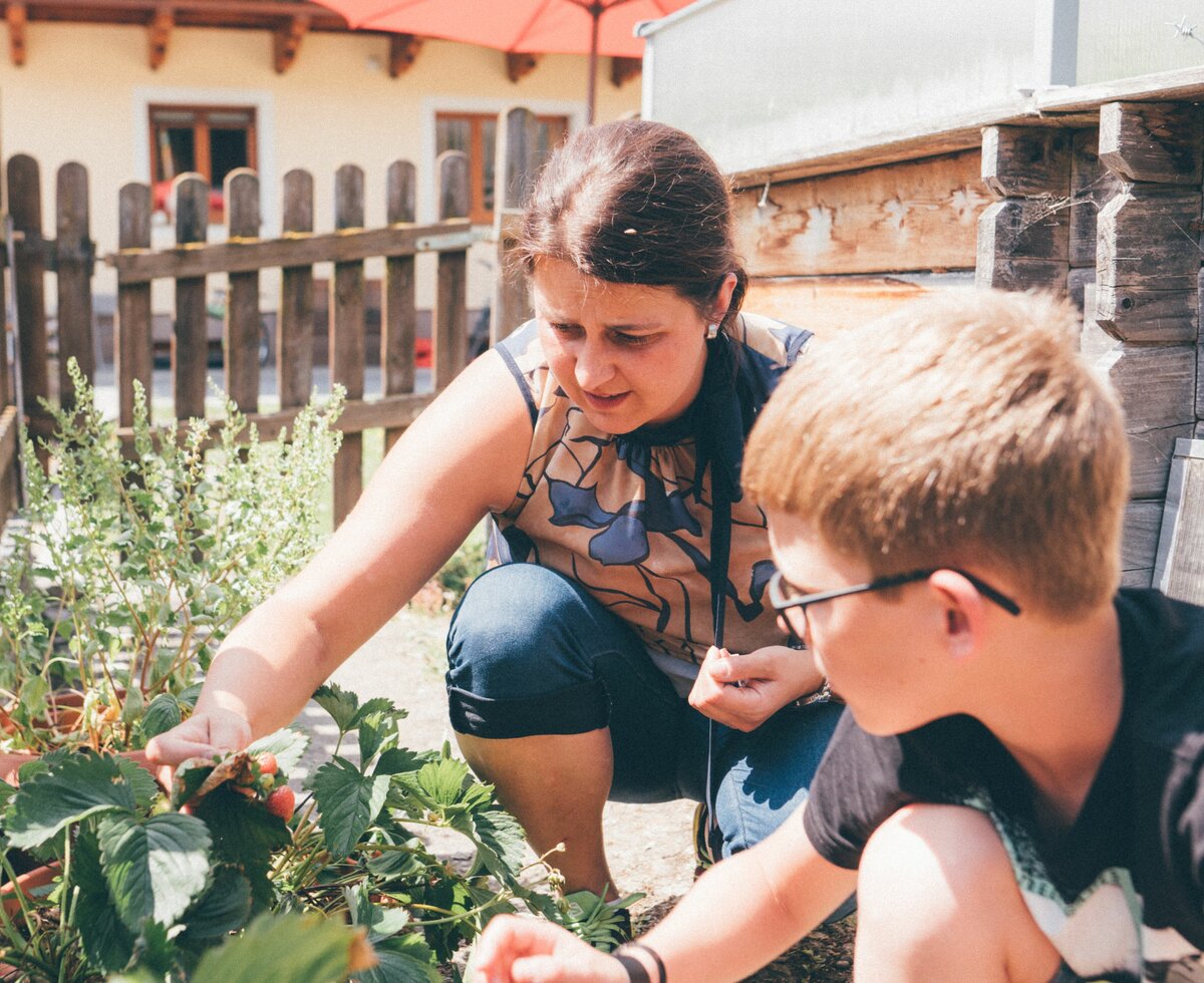 Im Garten, St. Johann, Salzburger Land | © Urlaub am Bauernhof Salzburger Land / Daniel Gollner