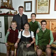 Familie Moser vom Samerhof aus Mariapfarr. | © Samerhof/Familie Moser