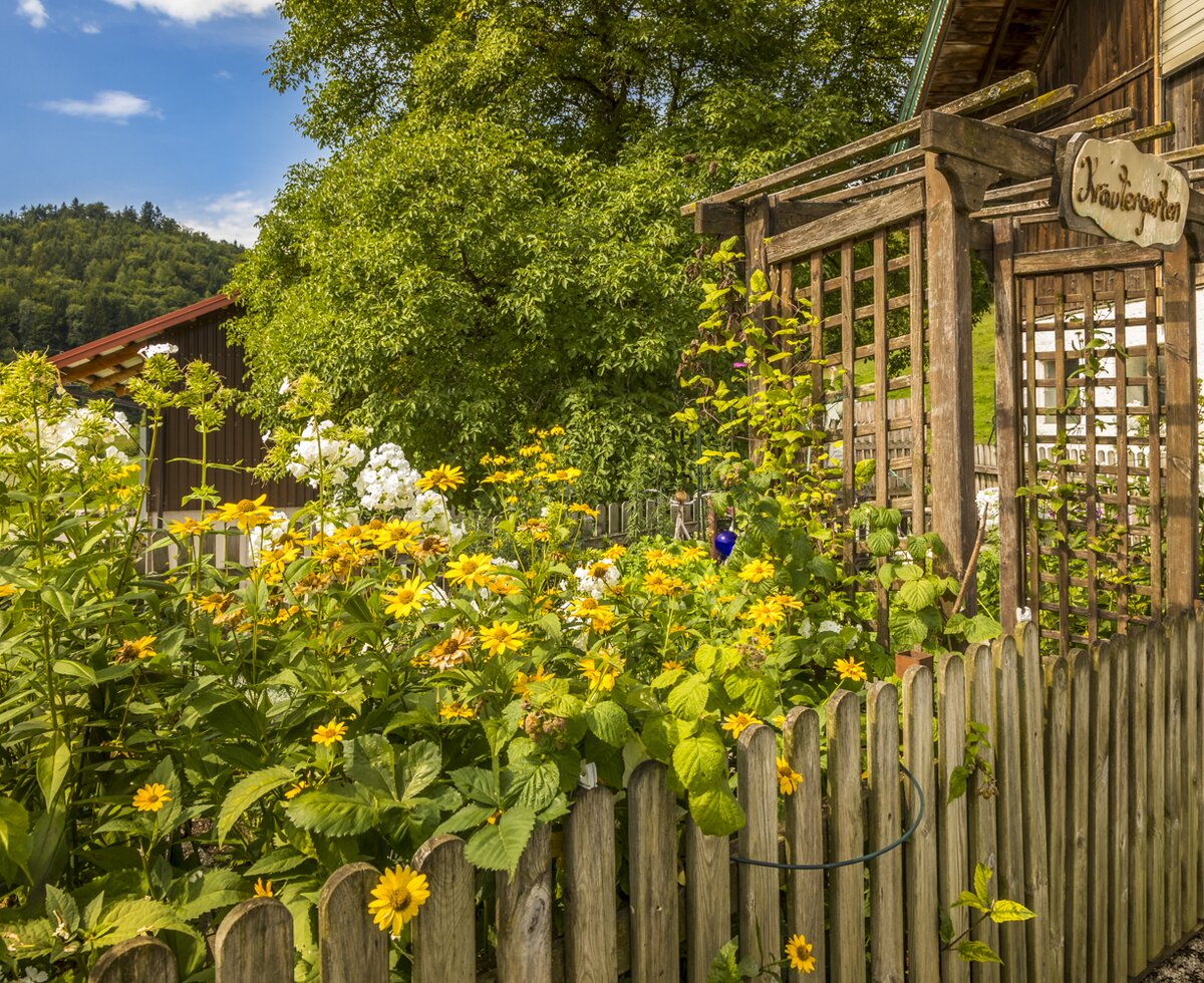 Kräutergarten am Bambichlhof, Fuschlseeregion, Salzburger Land | © Urlaub am Bauernhof Salzburger Land / Bernd Suppan