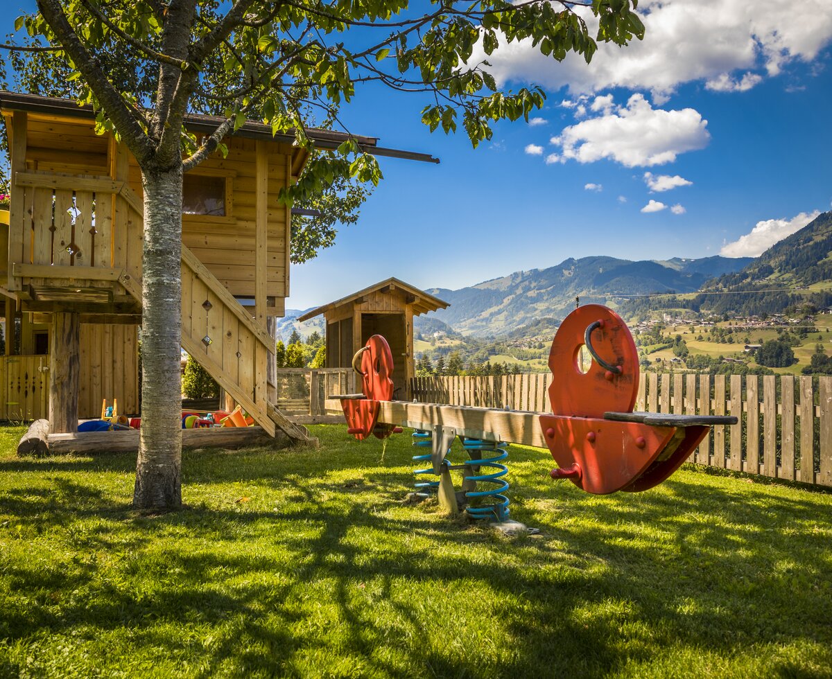 Weidinghof Spielplatz, St. Veit, Salzburger Sonnenterrasse | © Urlaub am Bauernhof Salzburger Land / Bernd Suppan