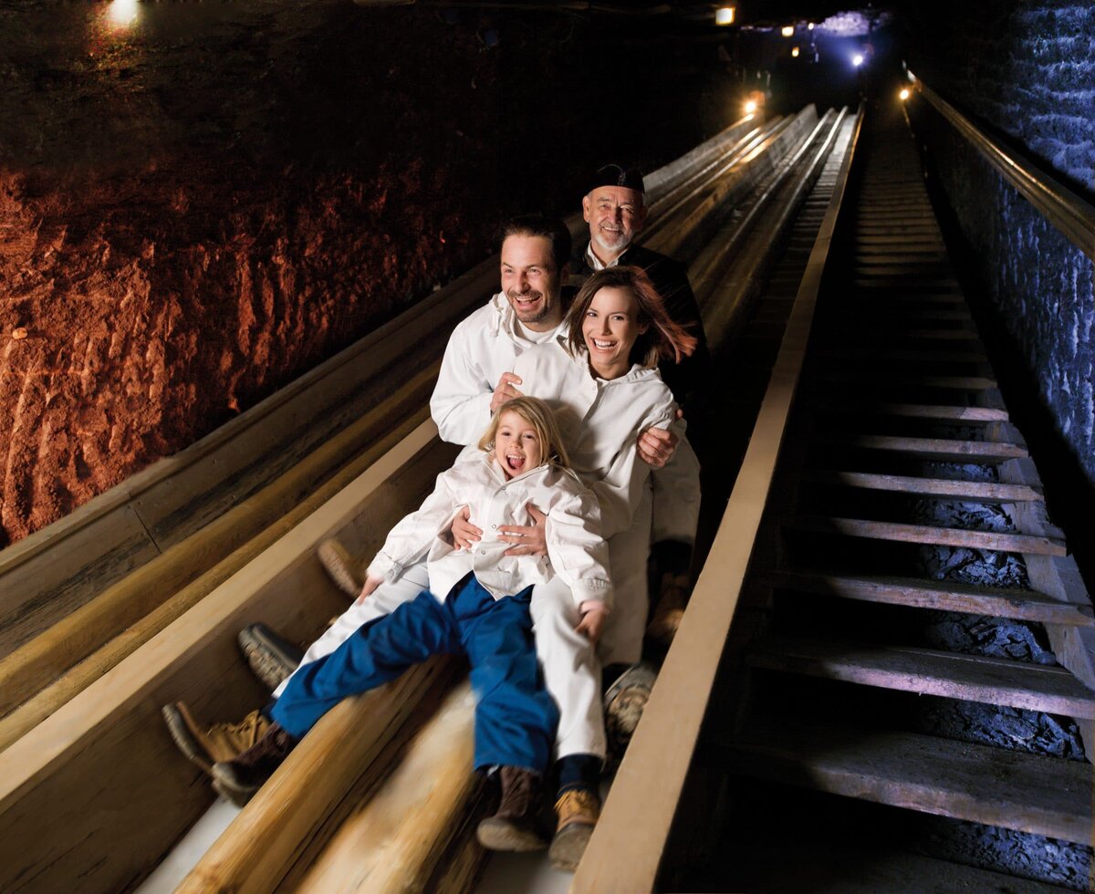 Salzwelten Hallein, Rutschen Familie, Salzbergwerk Dürrnberg, Salzburger Land | © Salzwelten Hallein / Bergauer