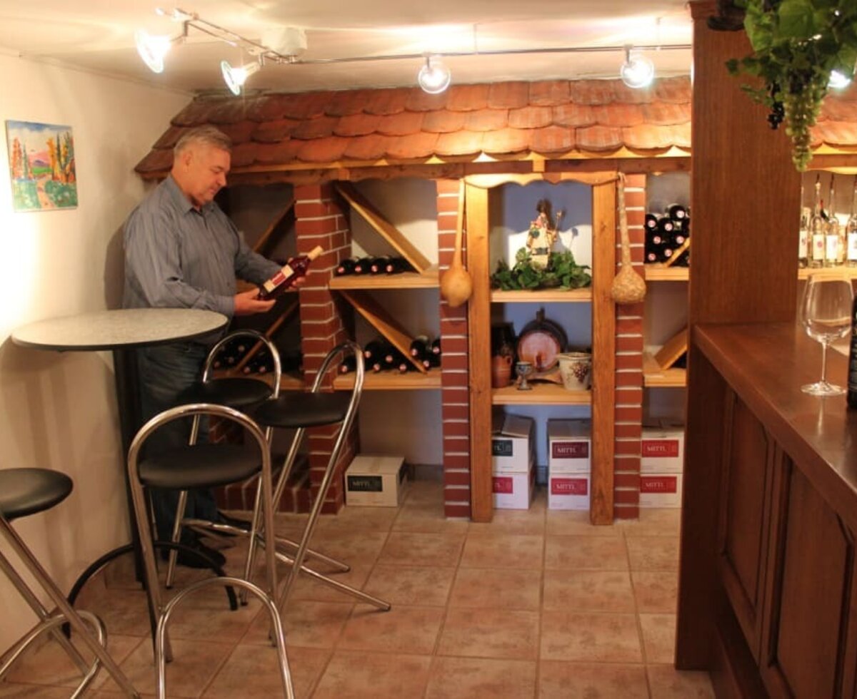 House wine bar in the cellar of the Kellerstöckl building.