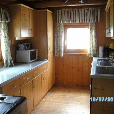 Living room/open-plan kitchen