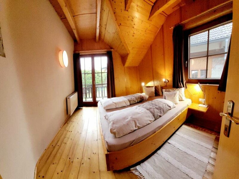 bedroom with balcon