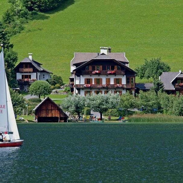 Obergasserhof with private beach