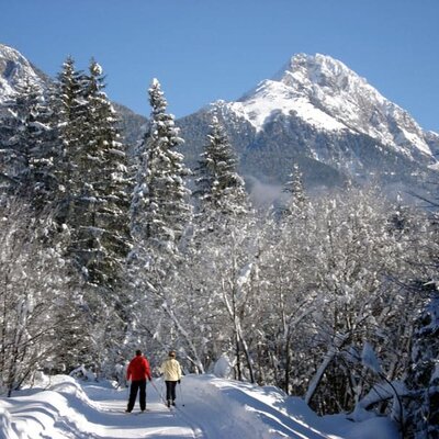 Cross-country skiing fun - view of Reißkofel mountain