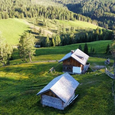 Hütte von hinten