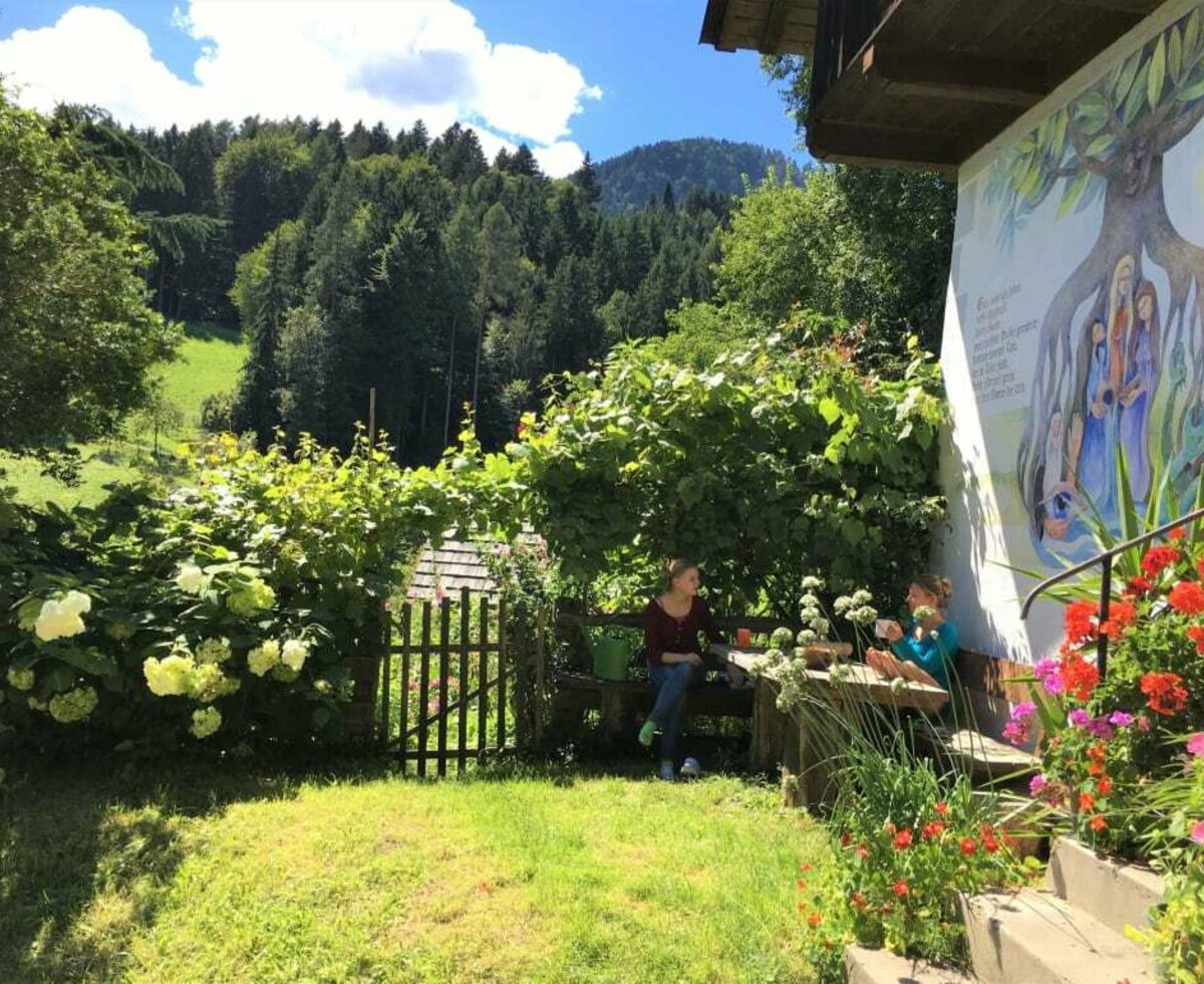 View to the Apartment house and garden