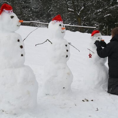 Building snowmen