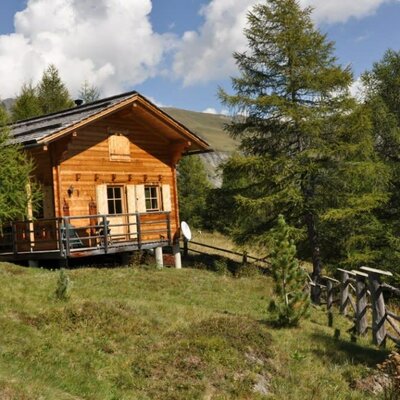 Alpine cabin with a south-facing view