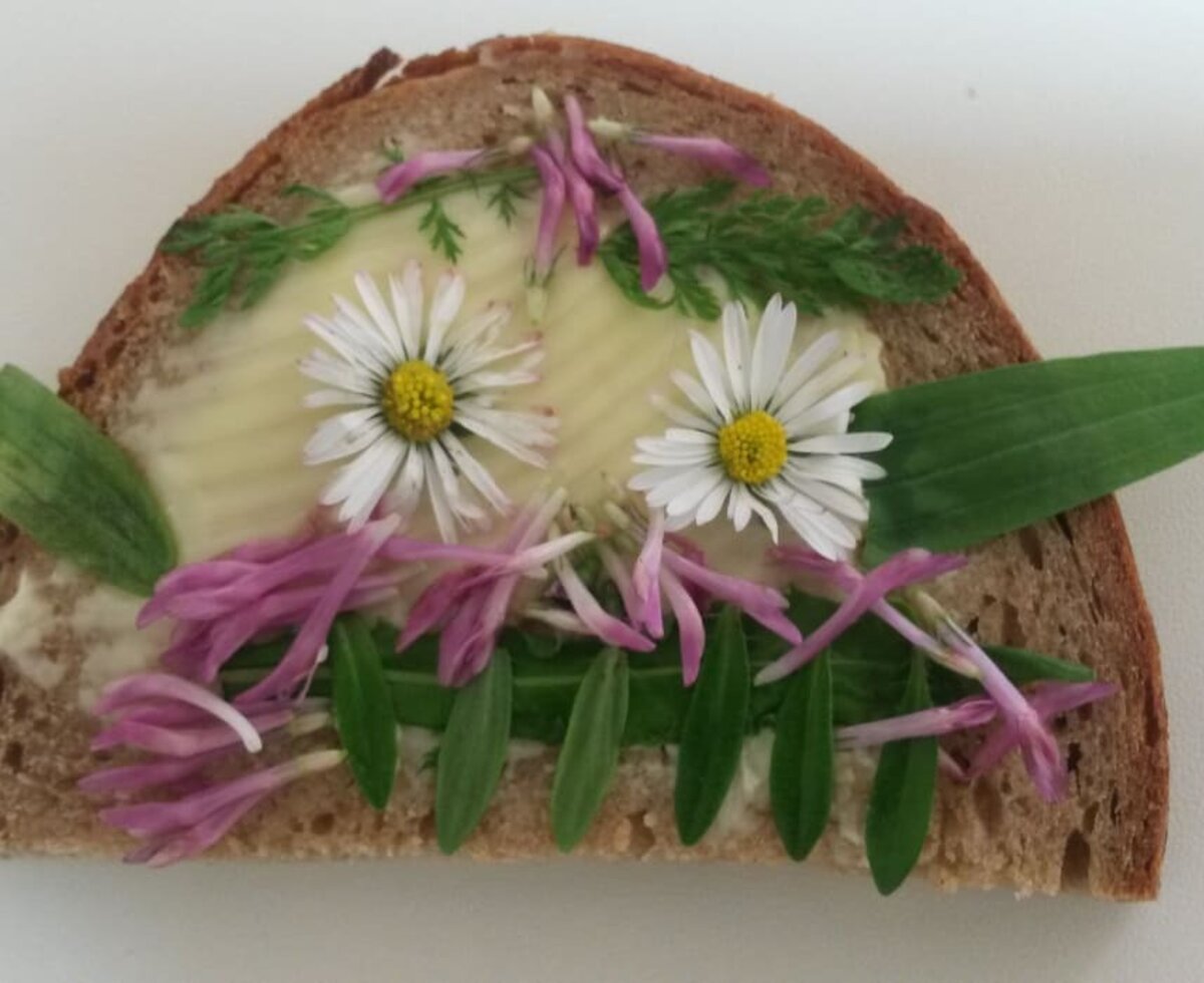 Bread with fresh herbs