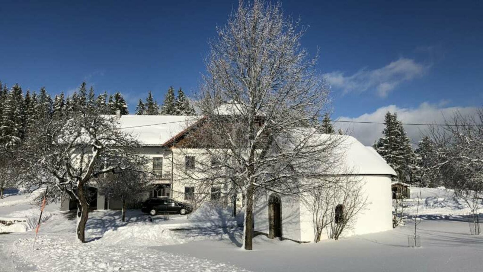 Exterior view of the apartment in winter