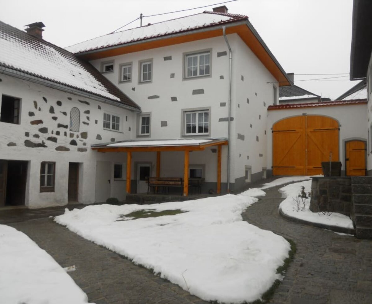 Inner courtyard at the Fuchsnhof in winter.