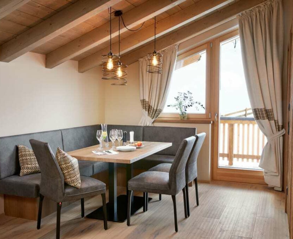 Dining area with table from oak wood