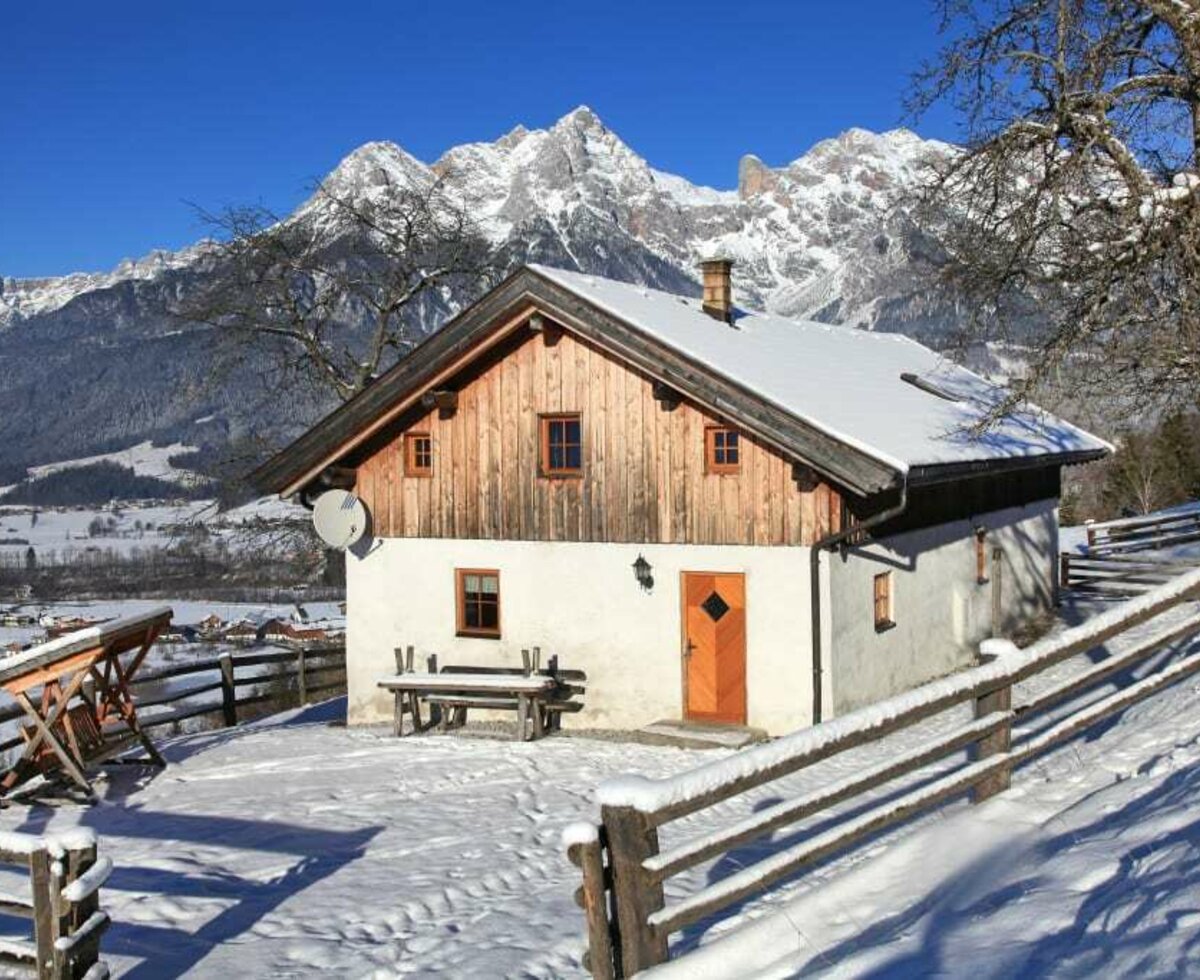 Günzberghütte in winter