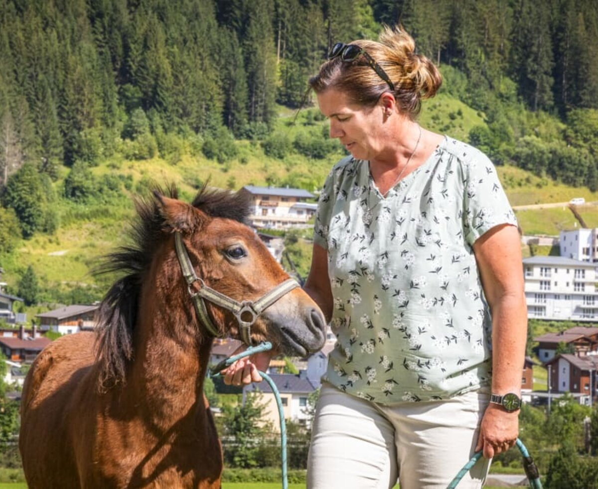 Hanne with the pony