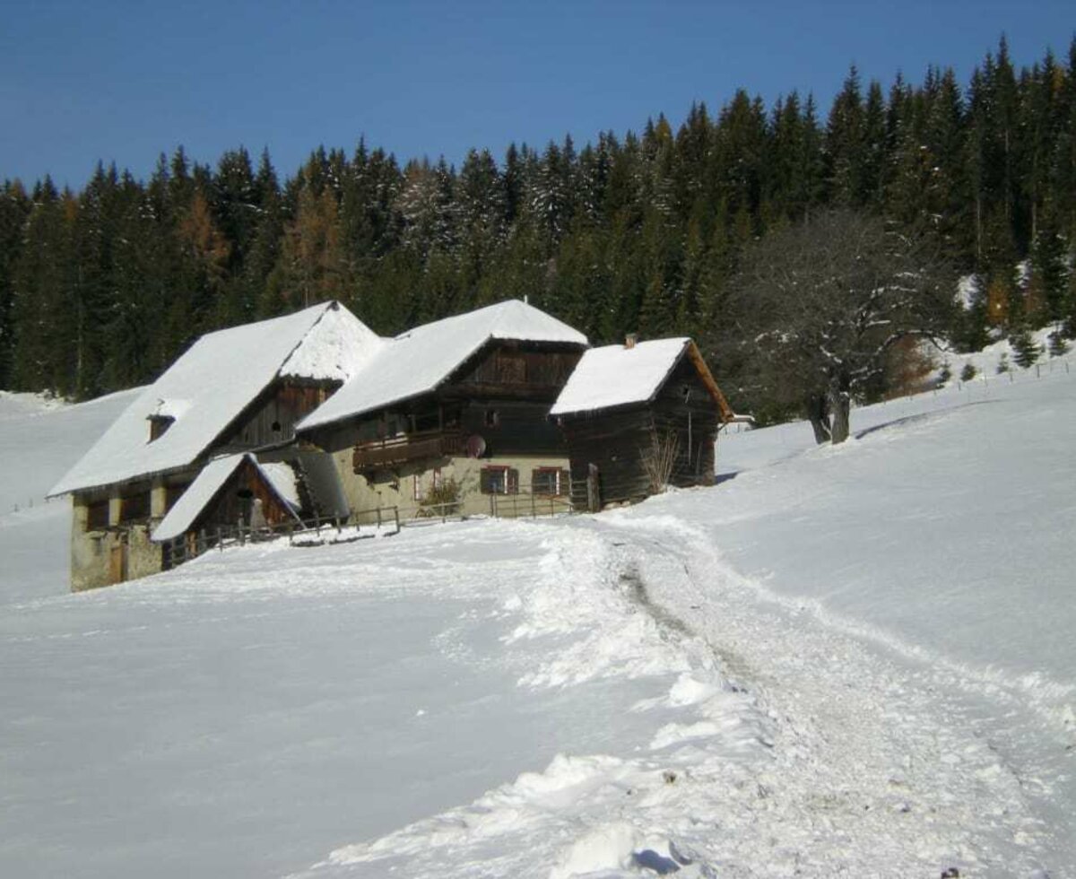 Prosi Cabin in winter