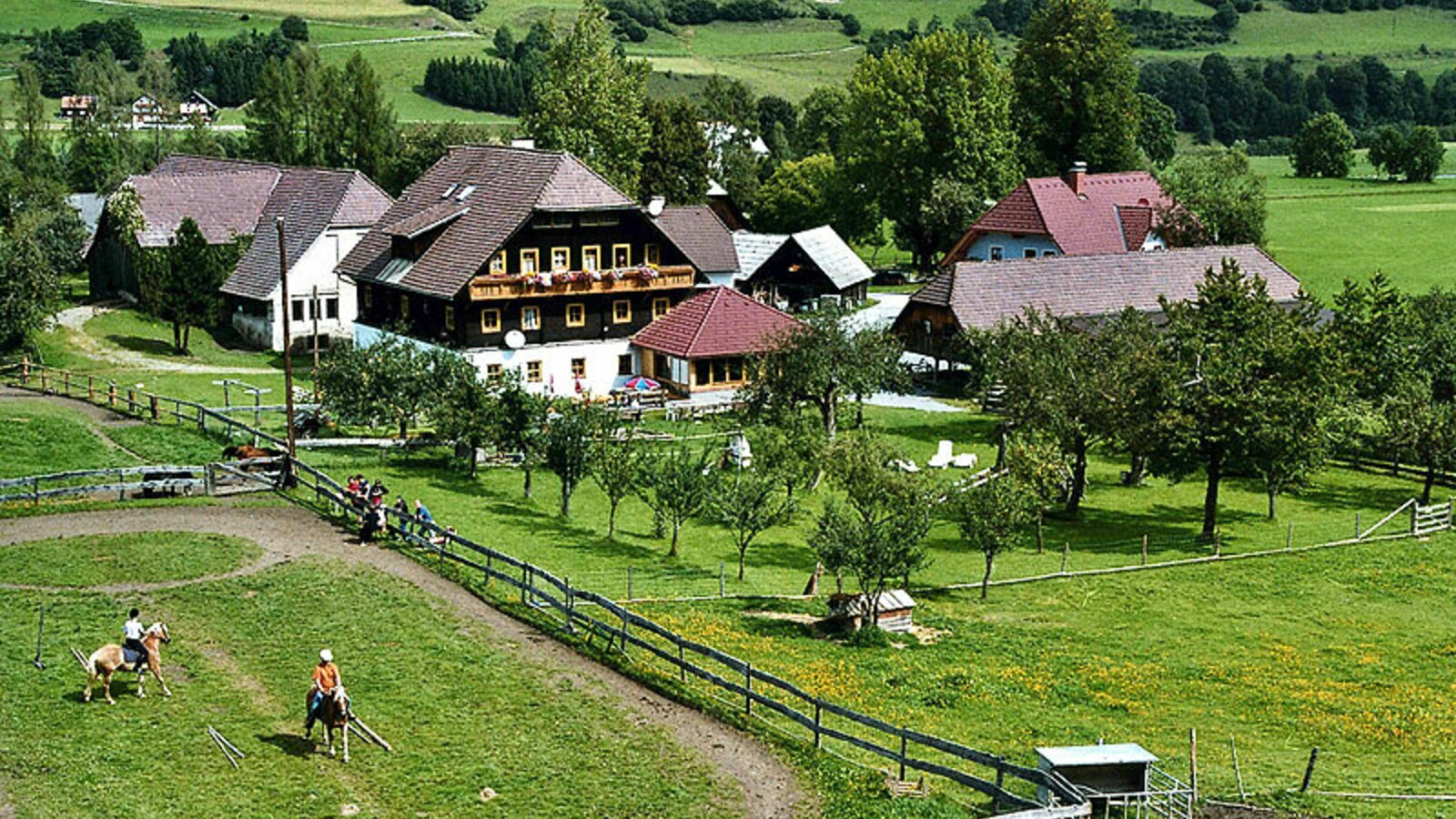 View of the riding ring, Zechnerhof riding farm, St. Georgen