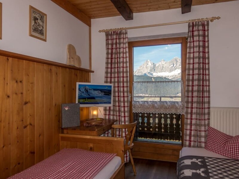 Single room with Dachstein view