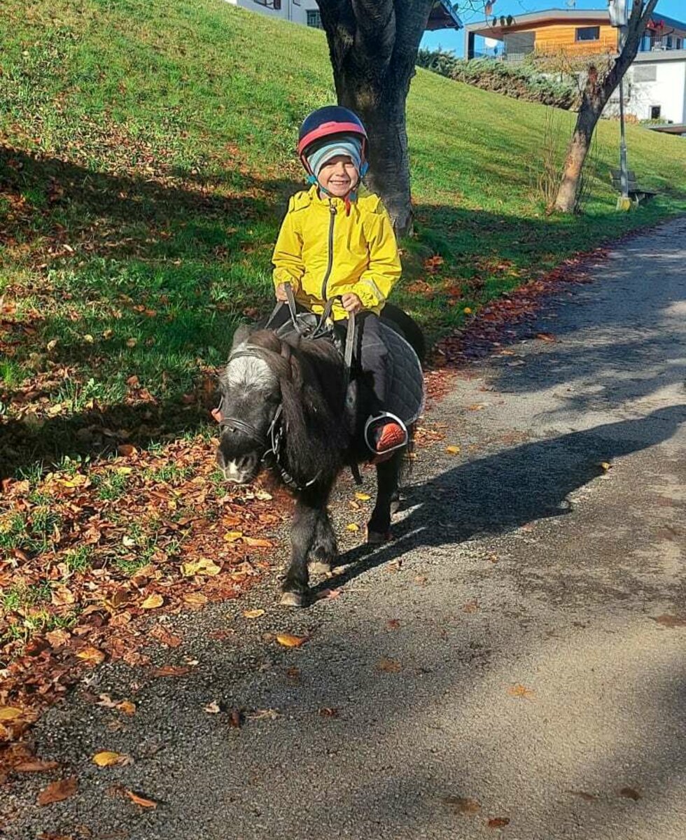 Ponyriding in autumn with our little pony Jimmy