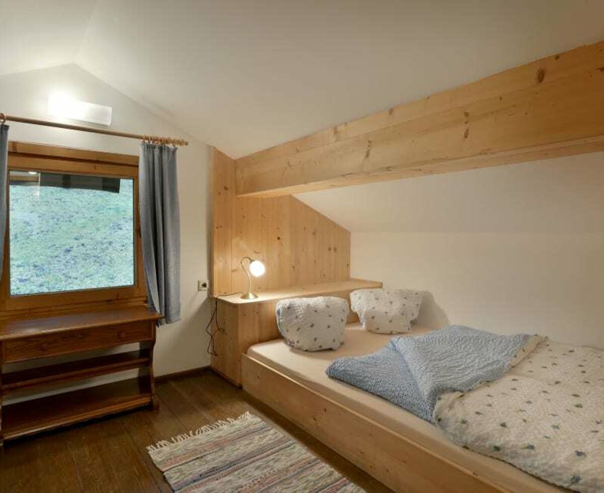 triple bed room