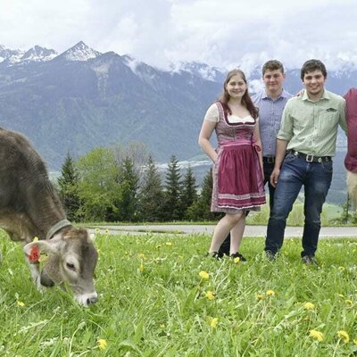 Hello, we are the Burtscher family, come and spend your holiday on our farm.